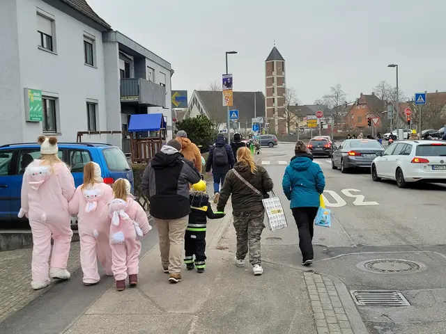 Jagstfeld ist weitläufig zugeparkt, wenn Kinderfaschingsumzug ist. Niemand stört das, denn fast alle sind ja bei dieser tollen Veranstltung. | Foto: Hans Peter Schmitt