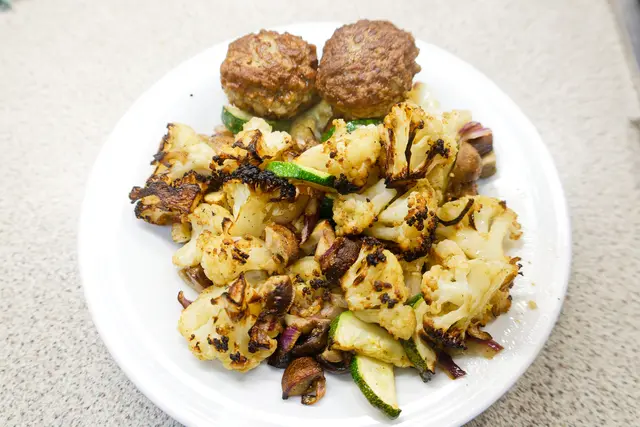 Dazu habe ich mir noch zwei kleine Frikadellen genehmigt | Foto: WKY