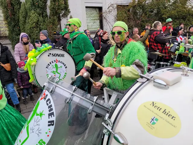 Froschschenkel gibt es schon lange keine mehr auf dem Tiefenbacher Dorffest. Dafür einen guten Most und tolle Schmankerl. Da sollten sie mal hin, im Sommer. | Foto: Hans Peter Schmitt