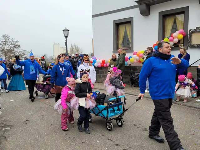 Es waren auch wieder Familiengruppen im Umzug unterwegs. Ich finde das gut. So ist die ganze Familie mit dabei und hat ihren Spass. | Foto: Hans Peter Schmitt