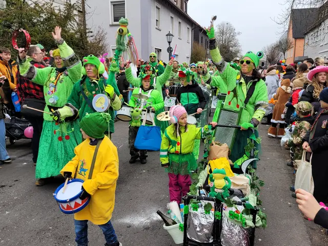 Die Tiefenbacher Frösche, ohne "Quak-Quak" aber mit Trommeln und Schrubb-Eisen auch nicht zu überhören. | Foto: Hans Peter Schmitt