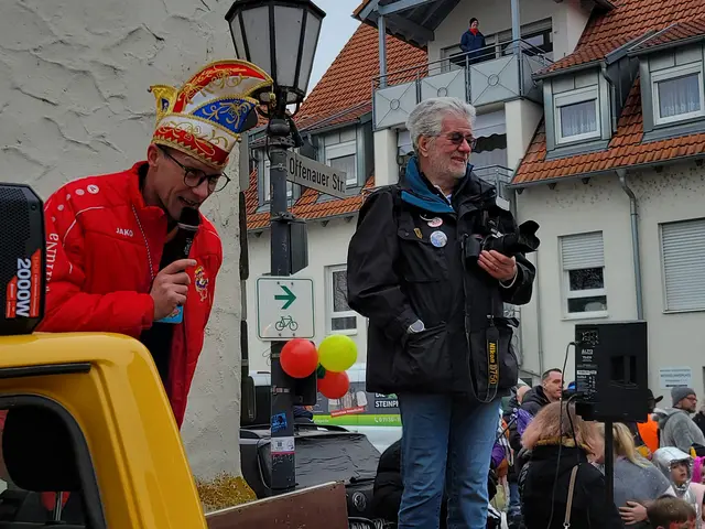 Marvin und der Presse-Fotograf. Der lächelt, bei Marvins kessen Sprüchen. | Foto: Hans Peter Schmitt