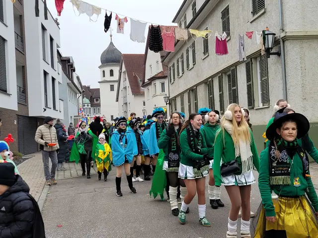 Oh, eine Wäscheleine. Auf die habe ich an meinen Anfangszeiten als Kanonier Napoleon mit Kartoffeln geschossen und  . . .  getroffen! Wirklich! | Foto: Hans Peter Schmitt