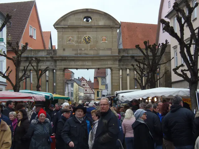 Das Stadttor in der Innenstadt von Öhringen. Öhringen ist zu jeder Jahreszeit ein Besuch wert. Besonders interessant ist es Öhringen zur Zeit des Pferdemarkts zu besuchen. Er findet in diesem Jahr am 15. und 16. Februar statt.  | Foto: Hans Peter Schmitt