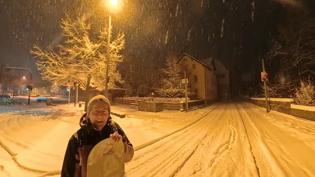 Feierabend um 1.17 Uhr und es schneit immer weiter | Foto: Heinrich Brehm