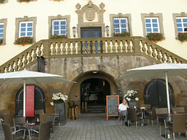 Tür und Tor in einem Bild: hier am Rathaus in Neckarsulm. | Foto: Hans Peter Schmitt