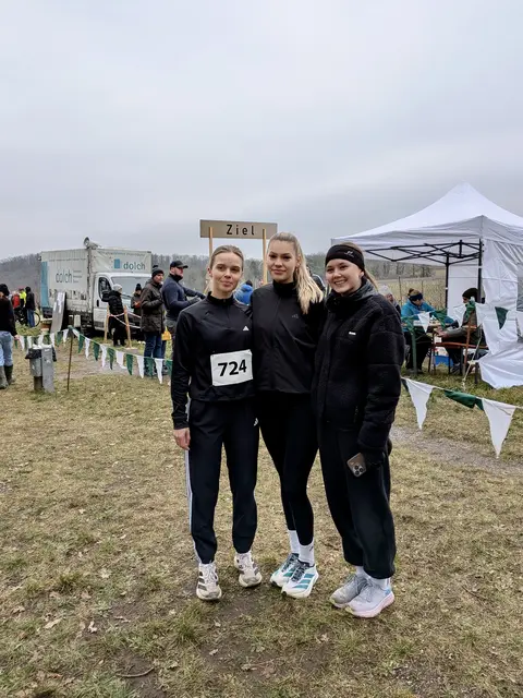 Platz 1 für die Frauen Mannschaft mit Leonie Köbl, Lionda Hohm und Romy Zschau | Foto: Eigenes Bild