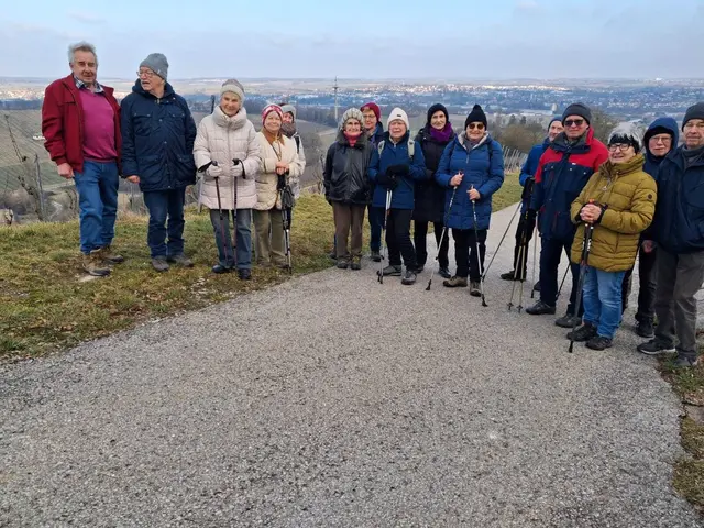 Die Albvereinler auf dem Golberg mit toller Aussicht | Foto: Herbert Wied