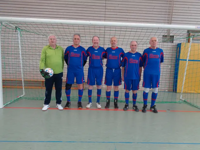 Die Unterländer Ü70-Fußballspieler beim Hallenfußball-Turnier in Bietigheim-Bissingen; v.l. Dieter Böhm, Klaus Wolf, Alfred Kulka, Ulrich Kämmerling, Uli Hannemann und Hermann Wilhelm | Foto: Alfred Kulka