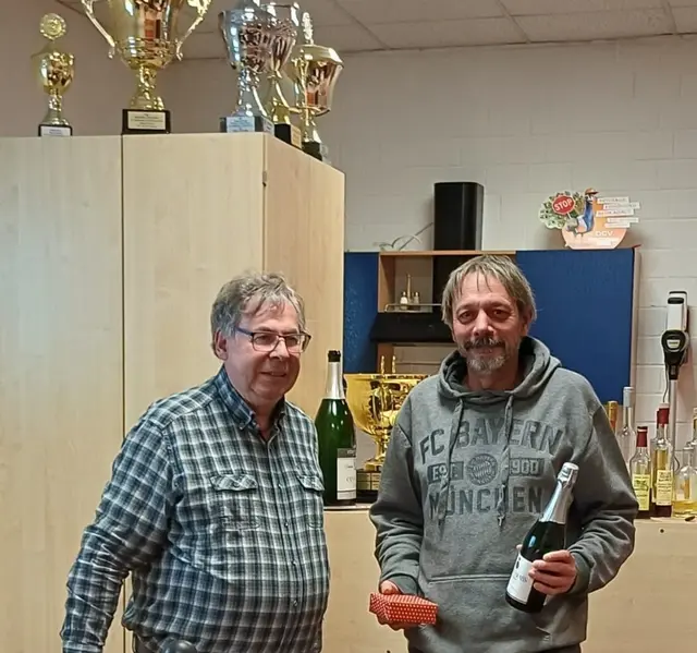 Jürgen Mogler mit dem Clubmeister 2025, Sascha Hautzinger | Foto: Margit Rupp