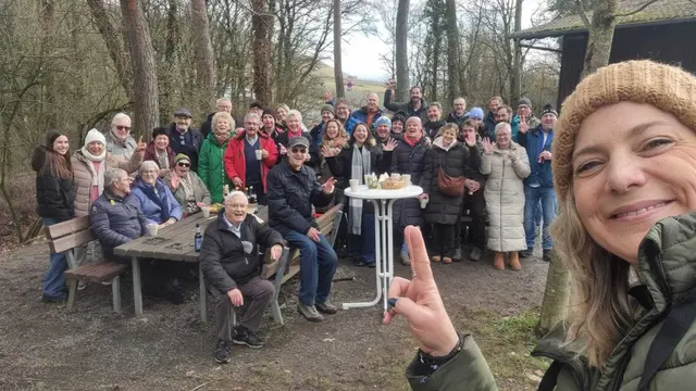 Jassi und die Glühweingruppe | Foto: Jasmin Schmid_TC Sulmtal