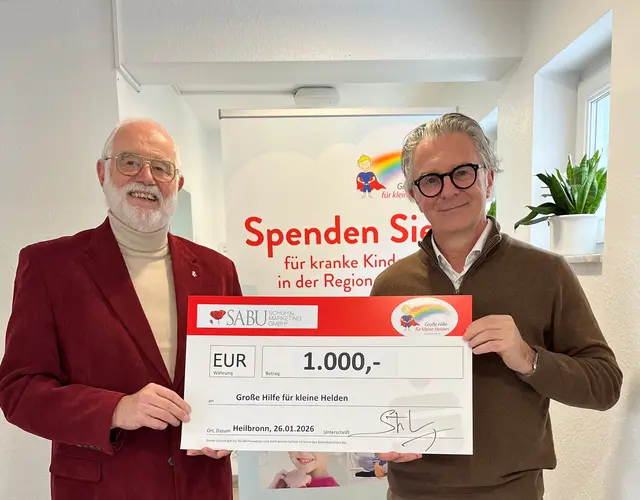 Bild: von links: Hans Hambücher, Melanie Gladbach-Knebel und Stephan Krug  | Foto: Quelle: Stiftung