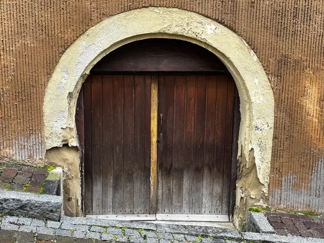 Diese " Lost Door " hat auch schon mal bessere Zeiten erlebt | Foto: G.Hölzel