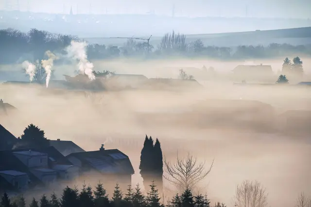 einzelne Häuser sind nur schemenhaft zu erkennen | Foto: Ulrich Seidel