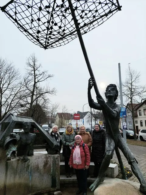 Hier angelt der hungrige Neckargartacher gerade die Linsen aus dem Neckar- man bedenke, dass es zu der Zeit noch keine Kanalisation gab. Die Heilbronner behaupten, die Neckargartacher hätten die Linsen selbst gegessen. Leider kann man niemanden mehr fragen. | Foto: Foto privat