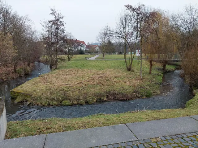 Im herrlichen Leinbachpark kann sich das muntere Bächlein nach Lust und Laune dahinschlängeln. | Foto: Foto privat