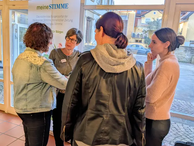 Gespräch mit den meineStimme Redakteurinnen Katja Bernecker und Vivien Müller und den Heimatreporterinnen Sigrid Schlottke und Tanja Blind | Foto: Ulrich Seidel