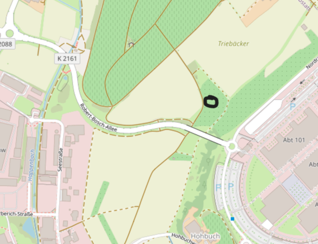 Wer mit dem Auto anfährt, sollte bitte auf den Parkplätzen beim BOSCH-Gelände parken. Die BUND-Streuobstwiese liegt nordwestlich der Brücke (Robert-Bosch-Allee). S. schwarzer Markierung. | Foto: Karte: OpenStreetMap