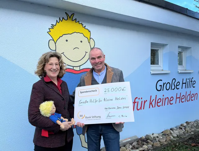 Bild: von links: Petra Hasebrink und Ralf Klenk  | Foto: Quelle: Stiftung