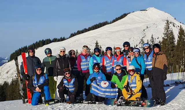 Die Gruppe vom Skiclub Forchtenberg. 
Im Hintergund der Fleiding mit 1.732 m | Foto: privat: F.Karl
