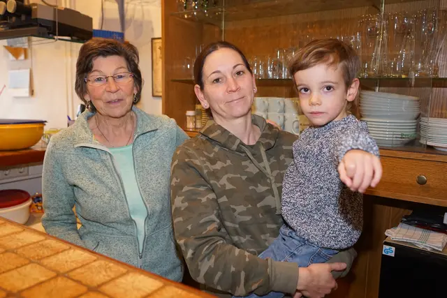 Ohne Familienhilfe geht nix! Andrea, Katja und Gennaro (früh übt sich)!  | Foto: Helmut Epp Eisenbahnclub-Heilbronn e.V.
