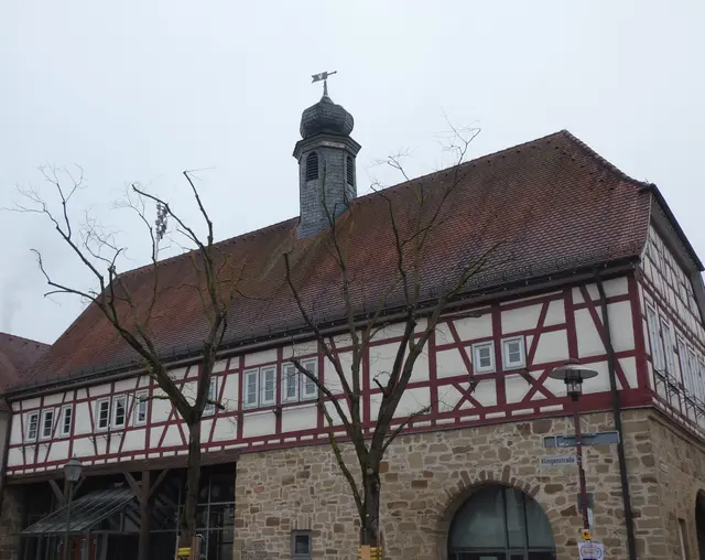 Das Erlenbacher Rathaus - ein sehr schönes Gebäude.  | Foto: sigischlottke