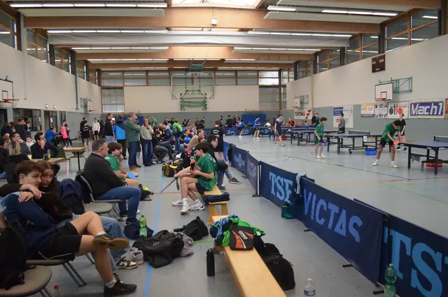 viel los in der Halle | Foto: E. Rosendorf