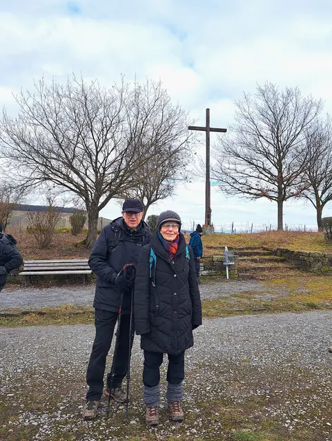 Gipfelkreuz des Kleinen Schemelsberges auf 220 Meter Höhe. | Foto: Isolde Reitz