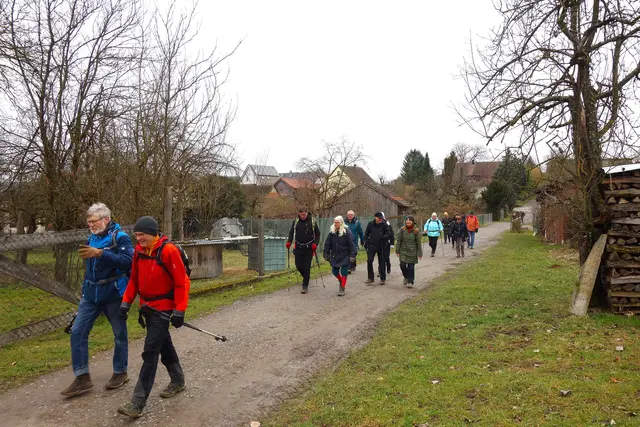  Entlang von Schrebergärten durch Gellmersbach. | Foto: Isolde Reitz