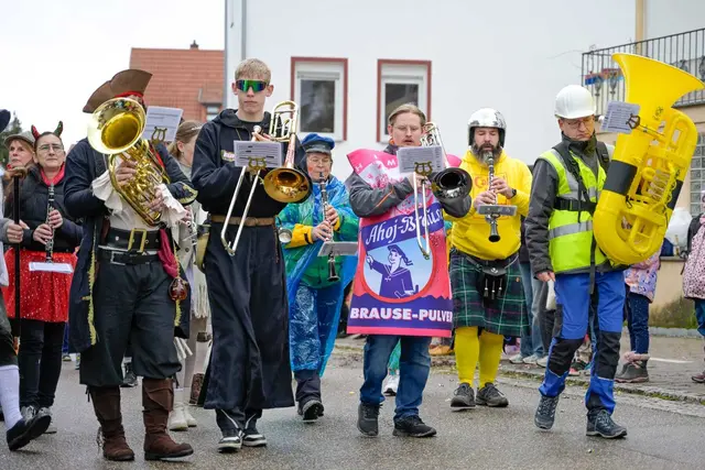 Der Musikverein Binswangen auf dem Rosenmontagsumzug | Foto: MVB-Archiv