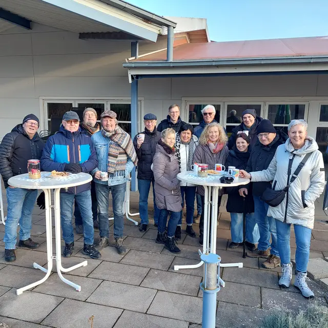 Umtrunk am Tennisheim | Foto: Sabine Steindorf