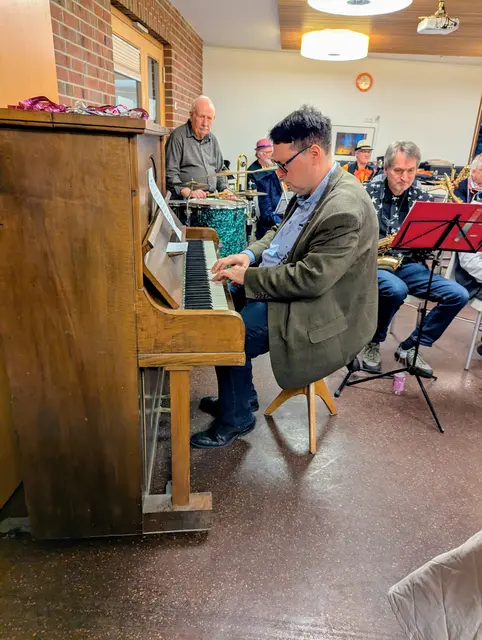 Andreas Benz am Klavier | Foto: Mehrgenerationenhaus
