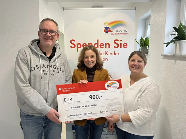 Bild: von links: Toni Biedermann, Britta Emde und Myriam Biedermann  | Foto: Quelle: Stiftung