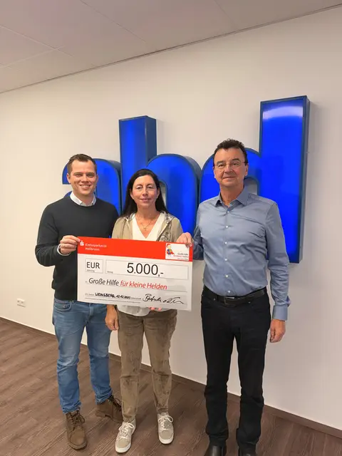 Bild: von links: Hagen von der Emde, Sabine von der Emde und Rainer Bertsch  | Foto: Quelle: privat