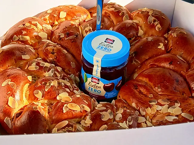 Hefekranz mit Marmelade...... | Foto: sigischlottke