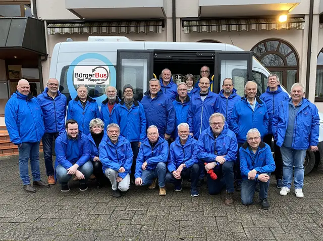 Die bei der Mitgliedersammlung anwesenden Fahrer und Fahrerinnen  | Foto: Klaus Ries-Müller