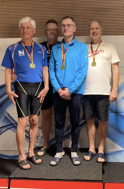 Das stolze Quartett der Bruststaffel | Foto: Peter Fischer