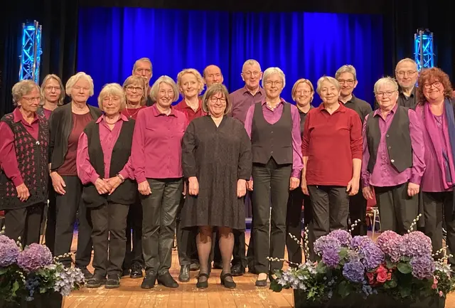 Rückblick
Jahreskonzert mit Gästen beim Mandolinen-Orchester Neckarsulm
Die Gäste waren das Linzgau Ensemble;
Gastspieler*innen Angela Hölzer (u. a. Naturfreunde KA-Knielingen),
Katrin und Peter Boegler (WZO, Mandolinata Karlsruhe). | Foto: Mandolinen-Orchester Neckarsulm