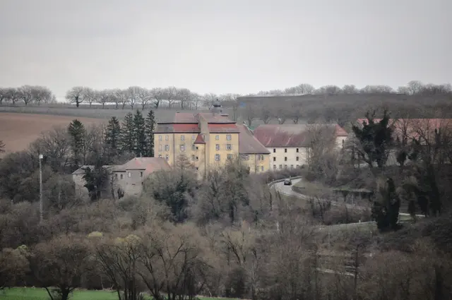 Schloss Heuchlingen. Von der Burg Duttenberg hat man einen schönen Blick übers Land. | Foto: Daniela Somers