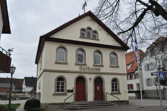Früher Rathaus, heute Gemeindeamt. 1846 wurde dieses Rathaus erbaut. Es ersetzte einen früheren Bau aus dem Jahr 1805. | Foto: Daniela Somers