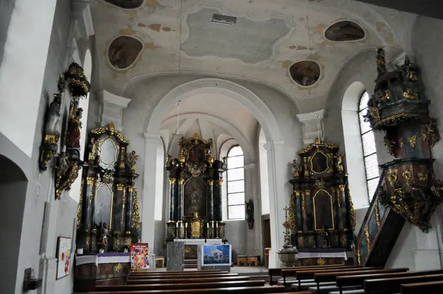 Erster Blick in die Kirche. Der Hochaltar ist dem Kirchenpatron St. Kilian geweiht. | Foto: Daniela Somers