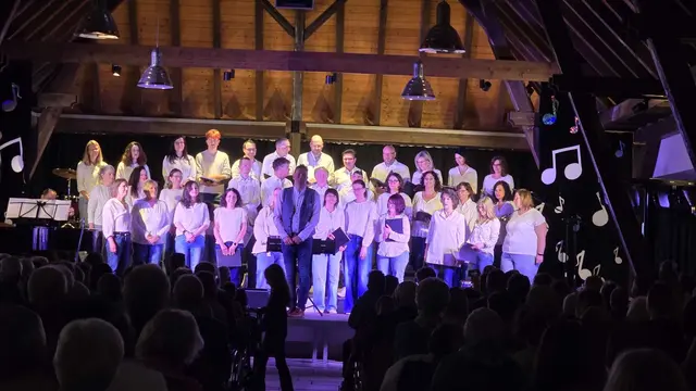 Der Projekt:CHOR unter der Leitung von Ulrich Hohl | Foto: Ute Koppenhöfer