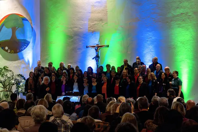 Die Chöre Querbeet und Singphonie gestalten gemeinsam einen besonderen Abend in der Kirche Dörrenzimmern. | Foto: Gesangverein Niedernhall