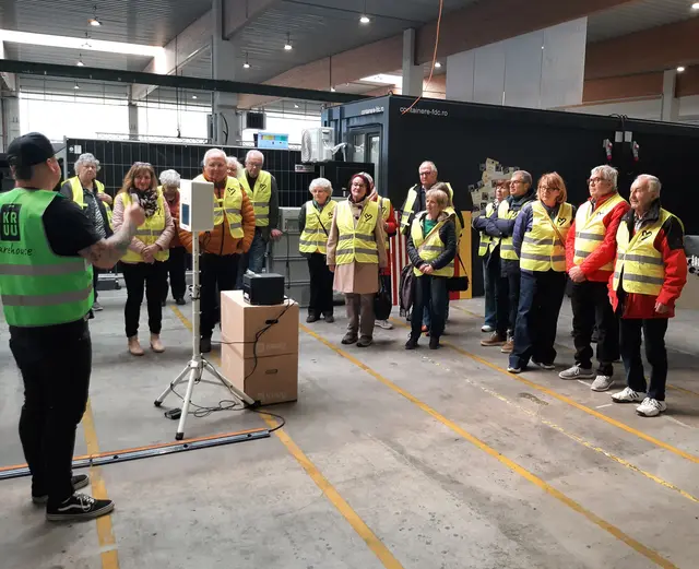 vor der aufgebauten Fotobox | Foto: privat