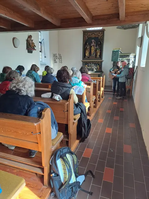 Singen in der Oberohrner Kirche | Foto: Sarah Peters 