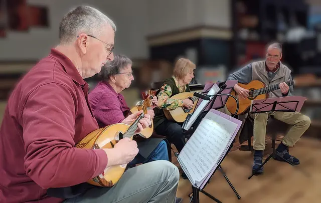 Ein besonderer Schnappschuss vom Quartett
Aufmerksam - mit- und füreinander - rücksichtsvoll und achtsam
sind die erfahrenen, virtuosen Spieler*innen. Eine wahre Bereicherung. | Foto: (c) GMS