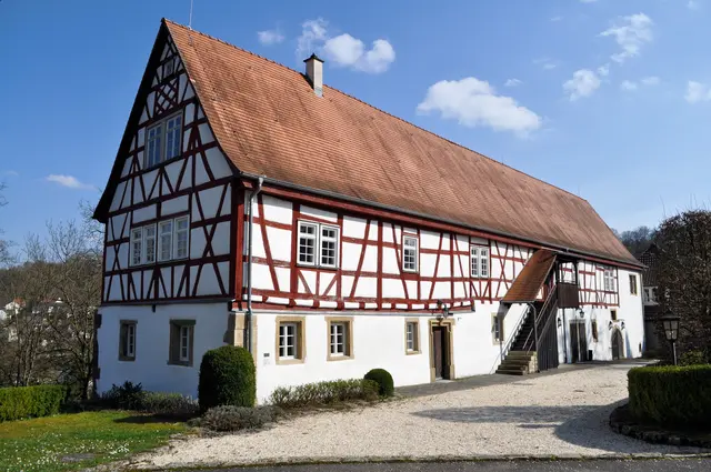 Die Vorburg des Schlosses. | Foto: Daniela Somers