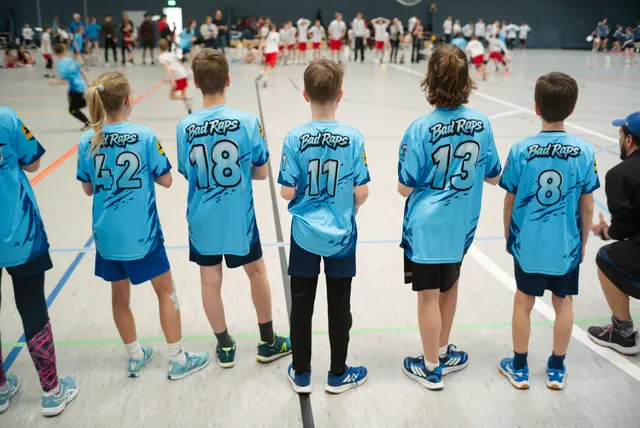 U14 - Mannschaftsmitglieder an der Sideline. | Foto: TV Bad Rappenau