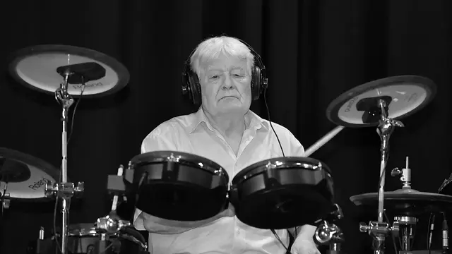 Erich Schulz am Schlagzeug | Foto: Dieter Müller