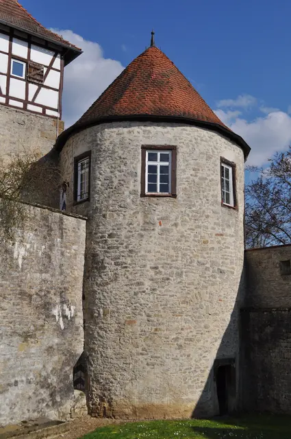 Einer der Rundtürme. | Foto: Daniela Somers